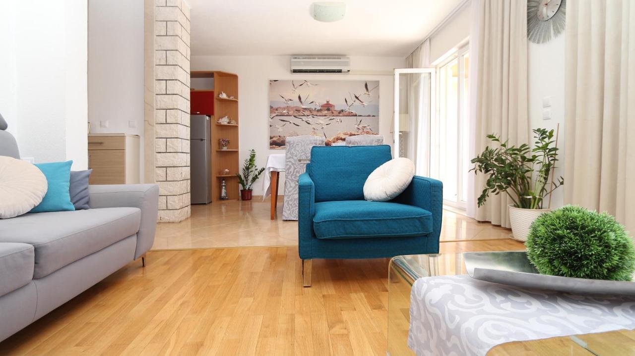 Apartments Emilija Makarska Exteriör bild