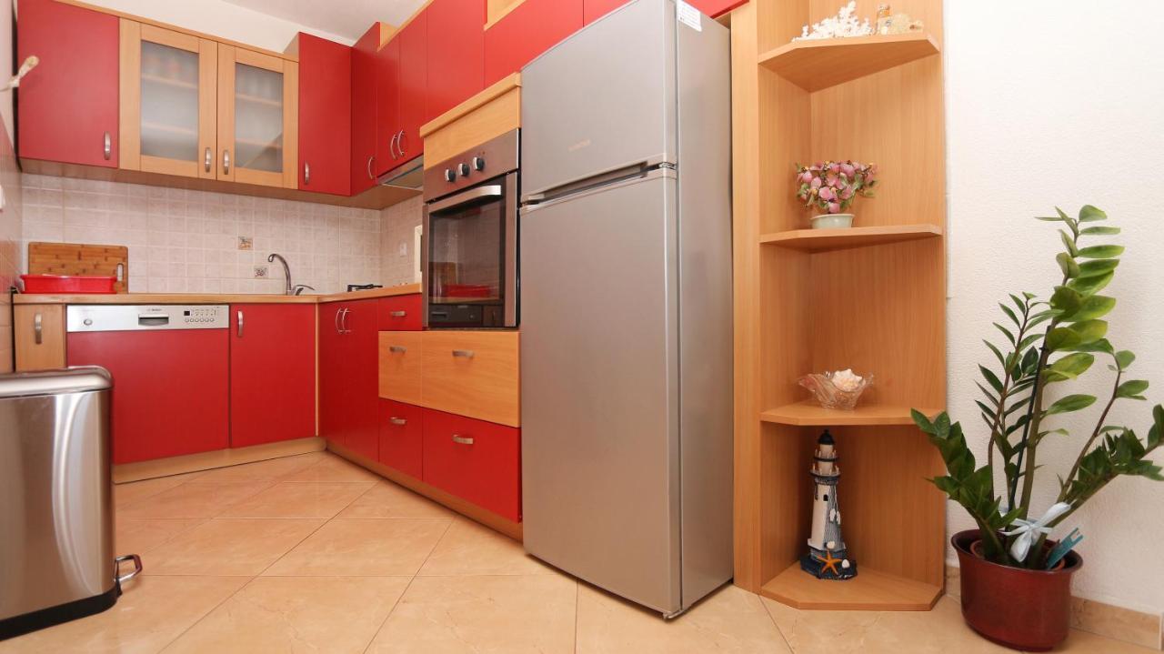 Apartments Emilija Makarska Exteriör bild