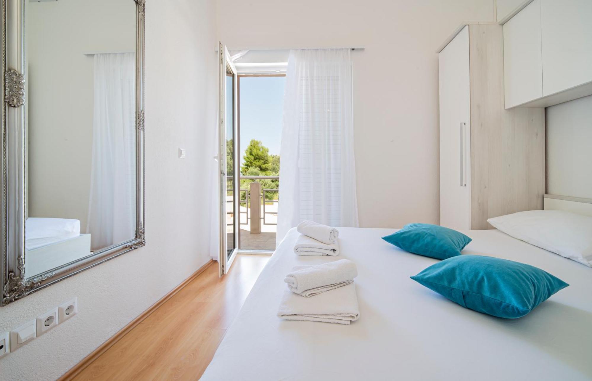 Apartments Emilija Makarska Exteriör bild